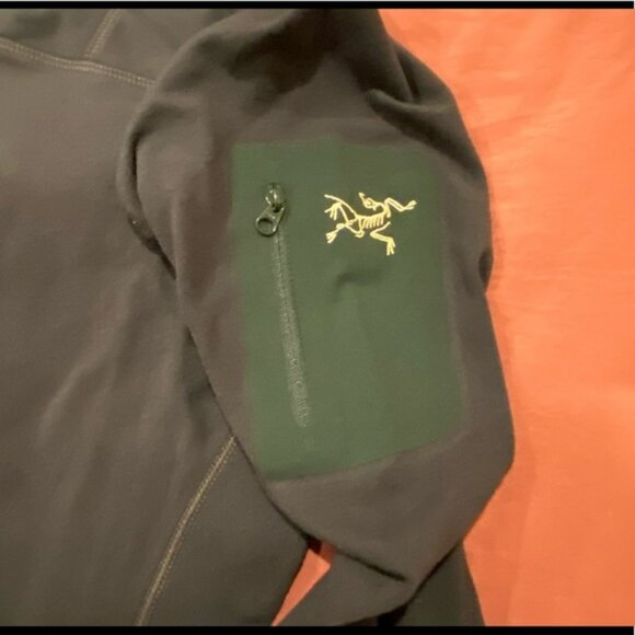 Arc’teryx Zip-Neck Baselayer - Picture 2 of 3